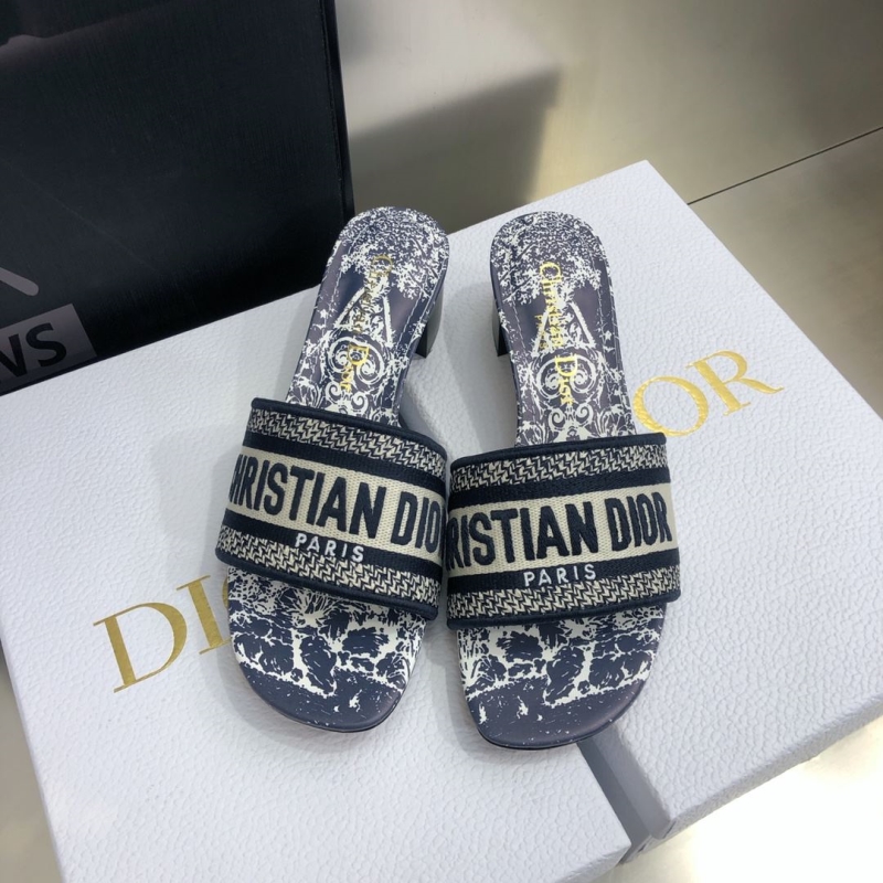 ch**an D*or slippers